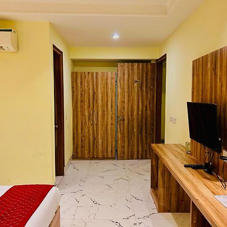 Hotel Goodluck House Near Terminal 3 Igi Airport à New Delhi Extérieur photo