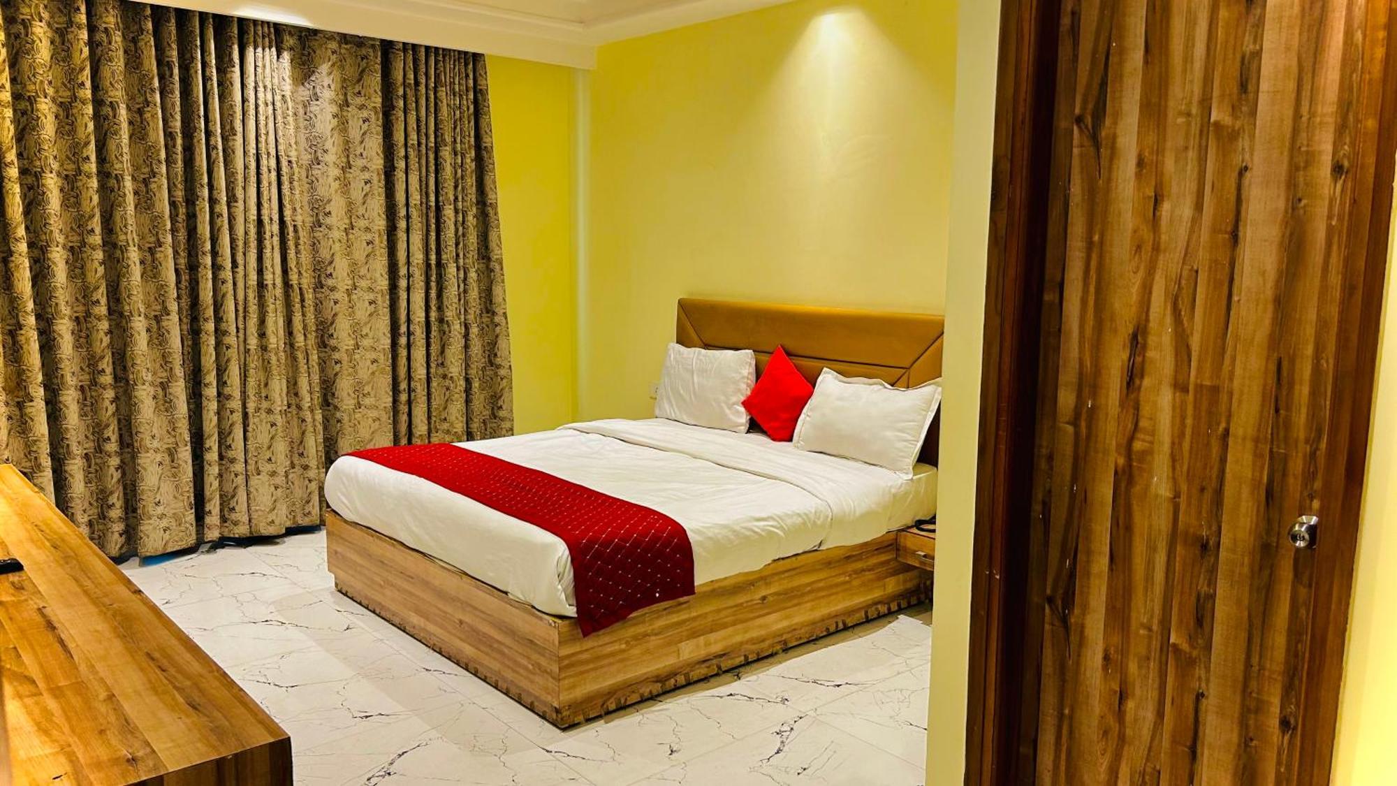 Hotel Goodluck House Near Terminal 3 Igi Airport à New Delhi Extérieur photo