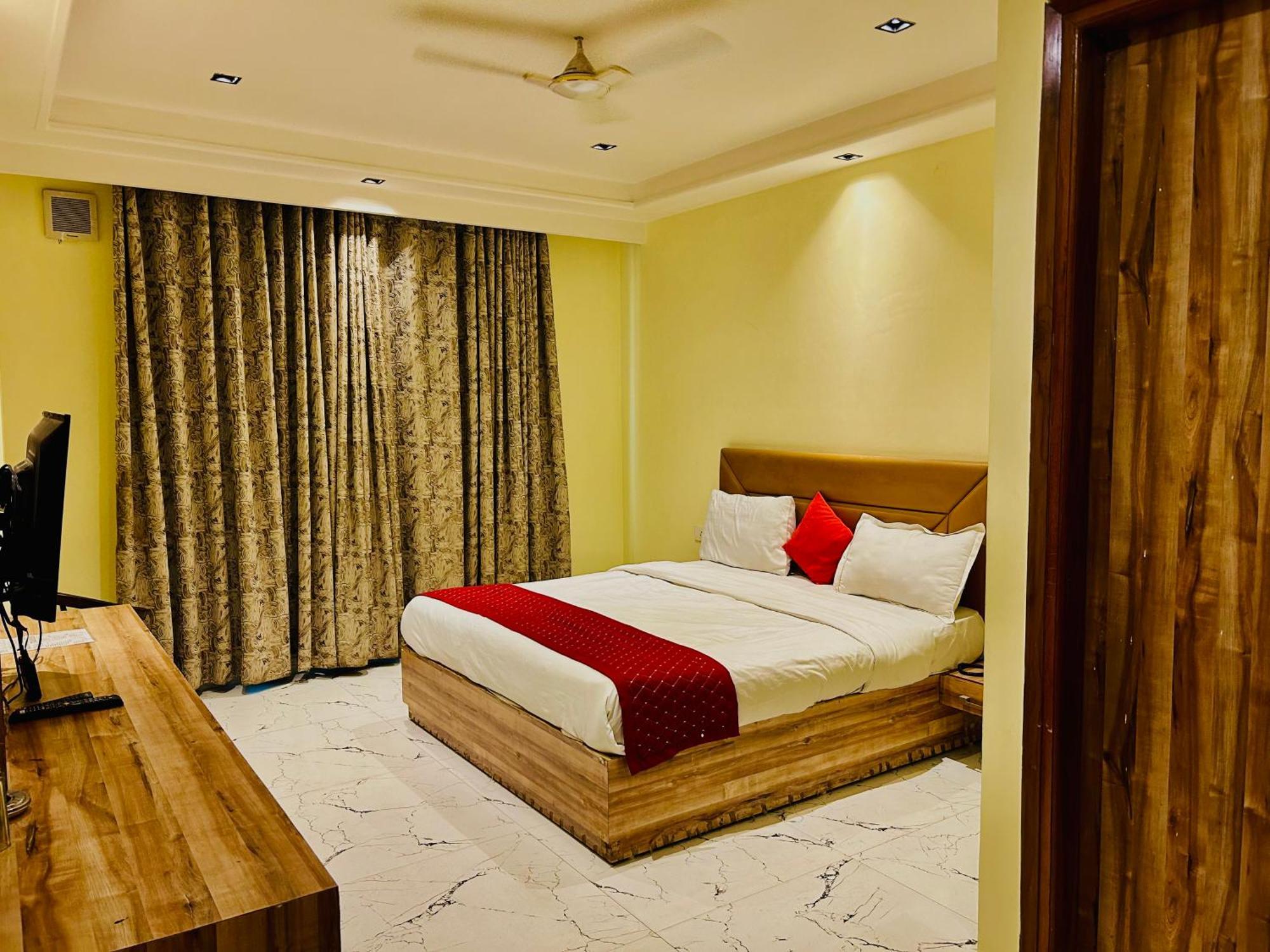 Hotel Goodluck House Near Terminal 3 Igi Airport à New Delhi Extérieur photo