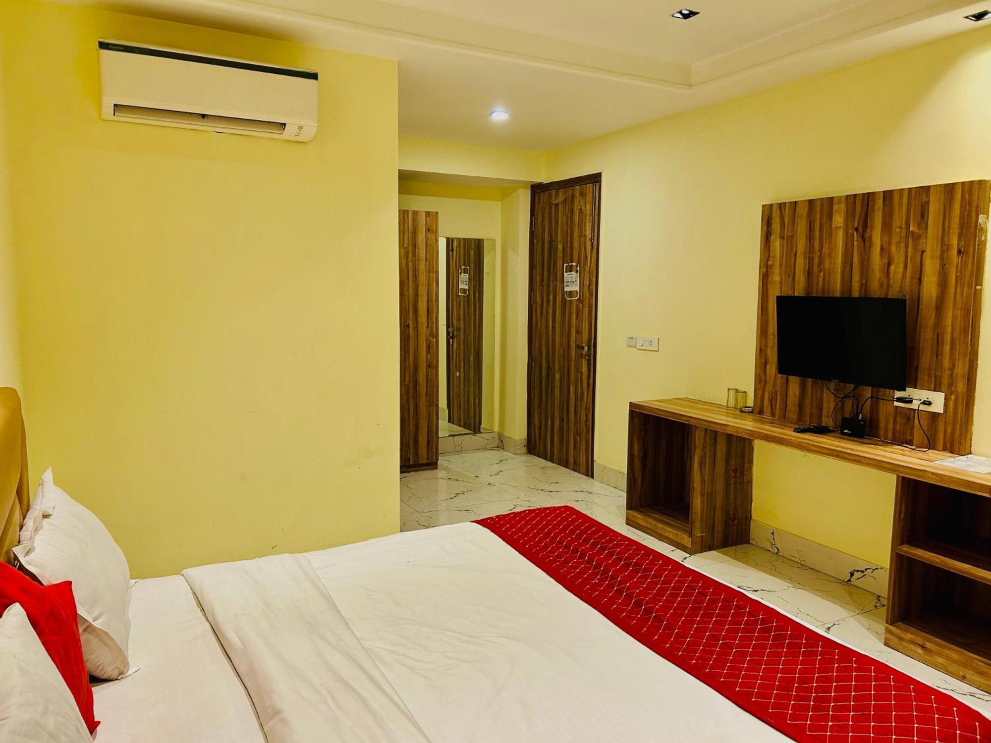 Hotel Goodluck House Near Terminal 3 Igi Airport à New Delhi Extérieur photo