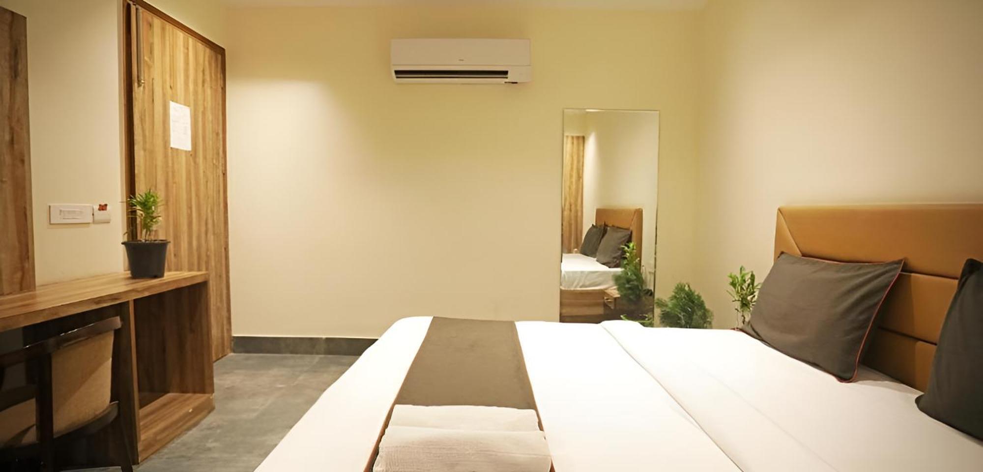 Hotel Goodluck House Near Terminal 3 Igi Airport à New Delhi Extérieur photo